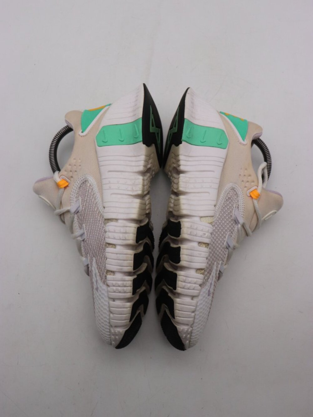 Nike Free Metcon 4 Women's 8 Running Athletic White Green Glow Sneaker CZ0596-13 - Picture 8 of 10